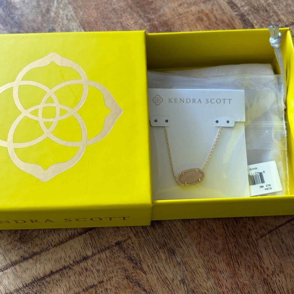 Kendra Scott Gold Necklace with Blush Stone - Picture 3 of 4